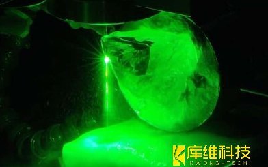 <b>光學玻璃加工：水導激光如何實現亞微米級裂紋控制？</b>